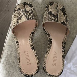 Brand new Schutz shoes for summer!